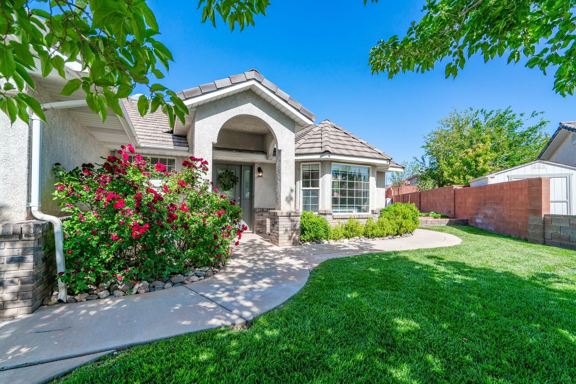 Property Photo:  2087 E 10 N Cir  UT 84790 