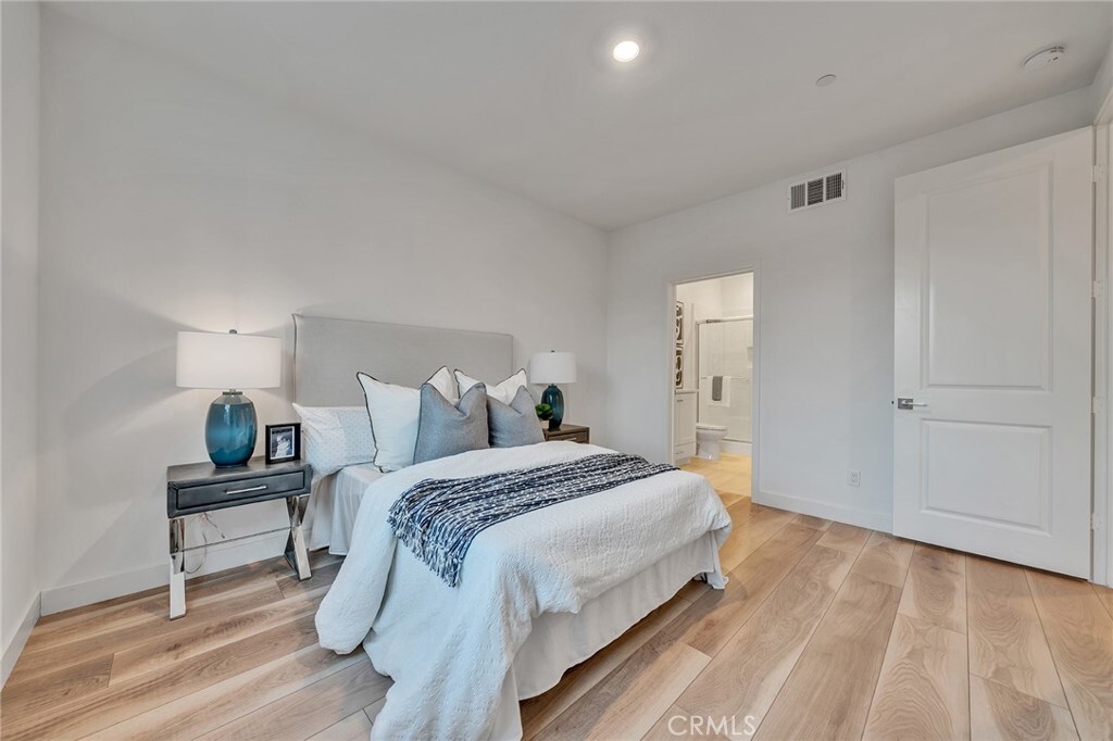 Property Photo:  285 Lynx  CA 92618 