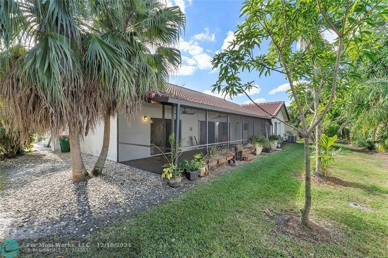 Property Photo:  8319 NW 80th St  FL 33321 