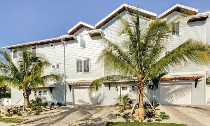 2516 Avenue A  Bradenton Beach FL 34217 photo