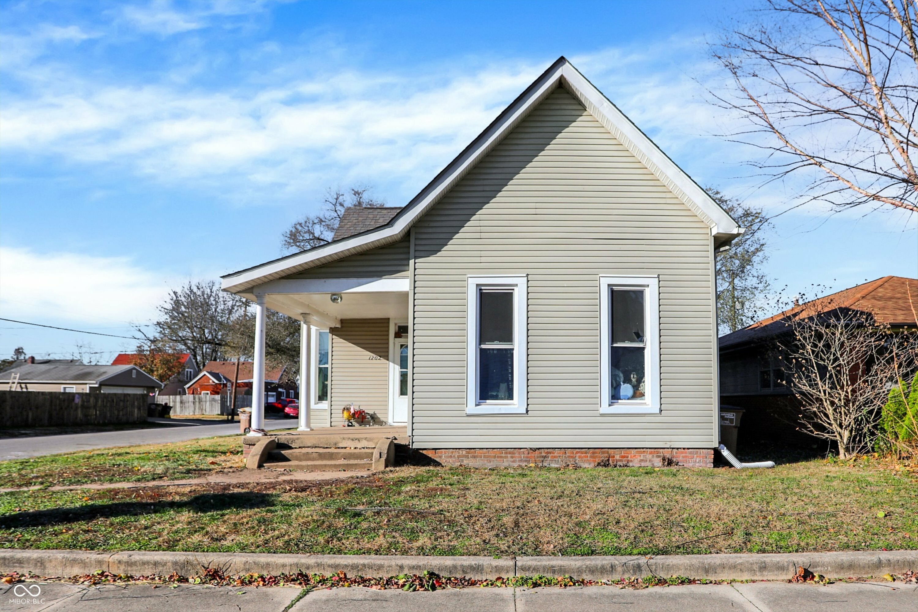 Property Photo:  1702 Maple Street  IN 47201 