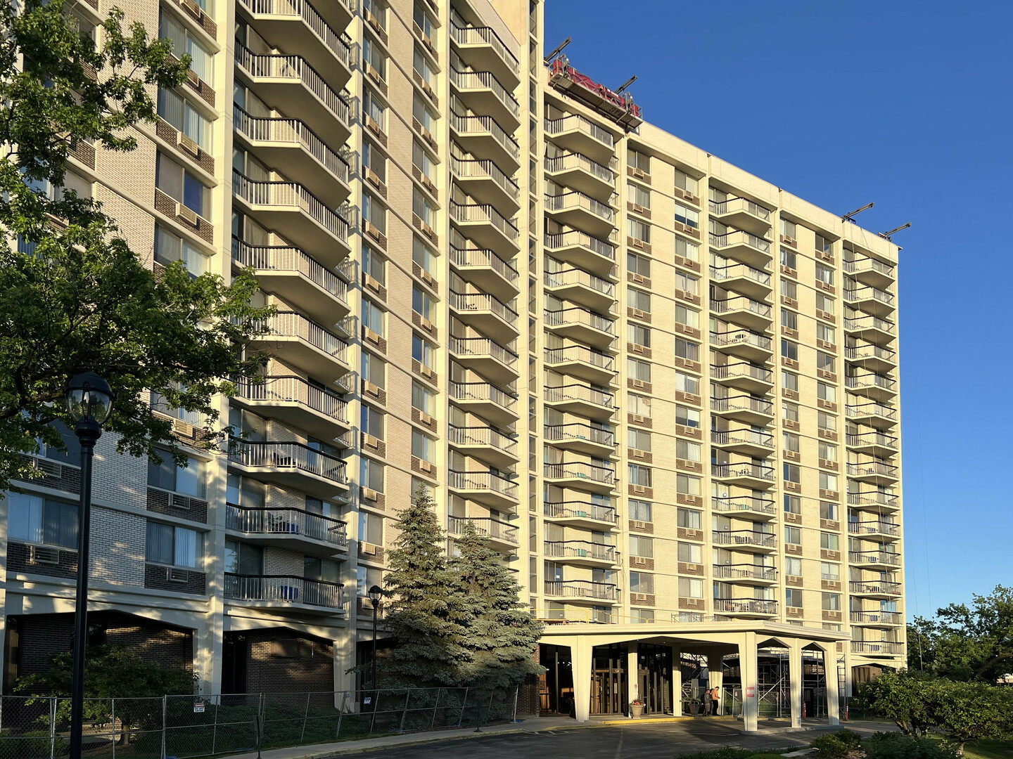 40 N Tower Road 8C  Oak Brook IL 60523 photo