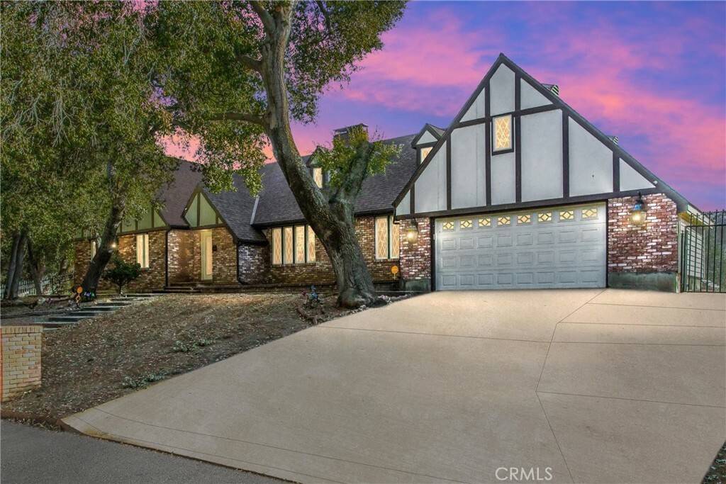 Property Photo:  37095 Oak View Road  CA 92399 