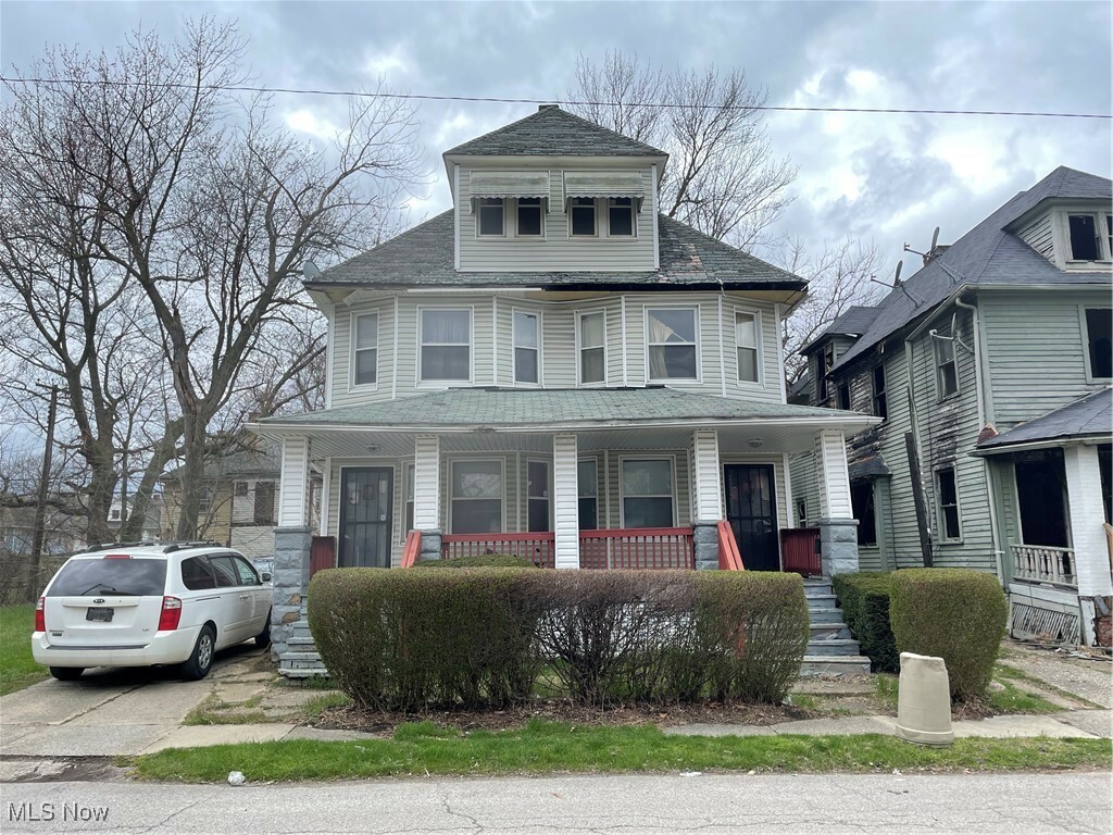 Property Photo:  1252 N Lockwood Avenue  OH 44112 