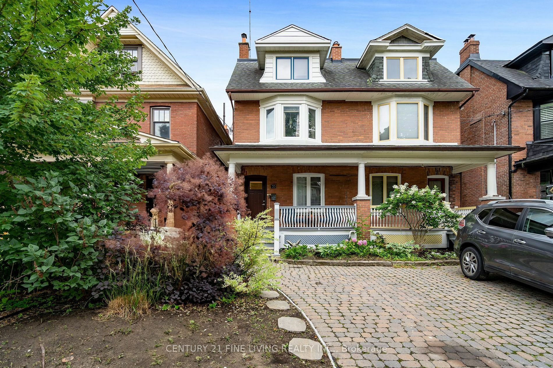 35 Columbine Ave  Toronto ON M4L 1P4 photo