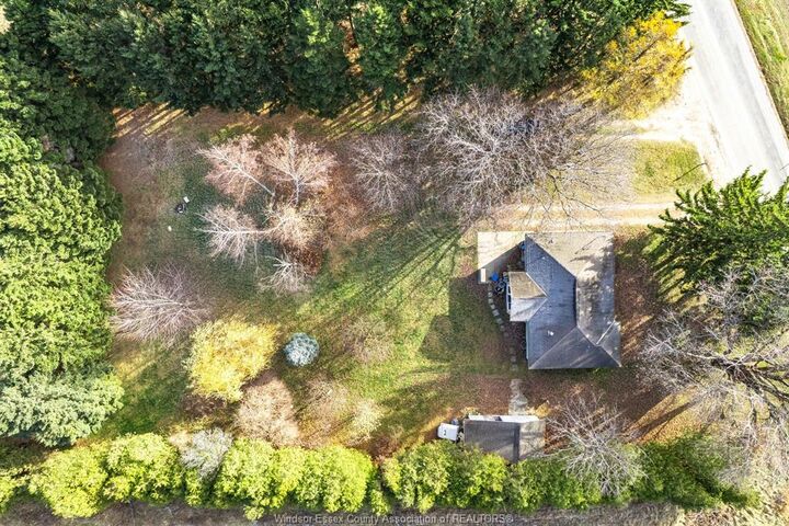 Property Photo: 713 Mersea Rd 4 ON N8H 3V6