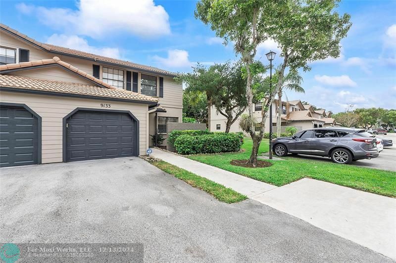 Property Photo:  9133 Vineyard Lake Dr 9133  FL 33324 