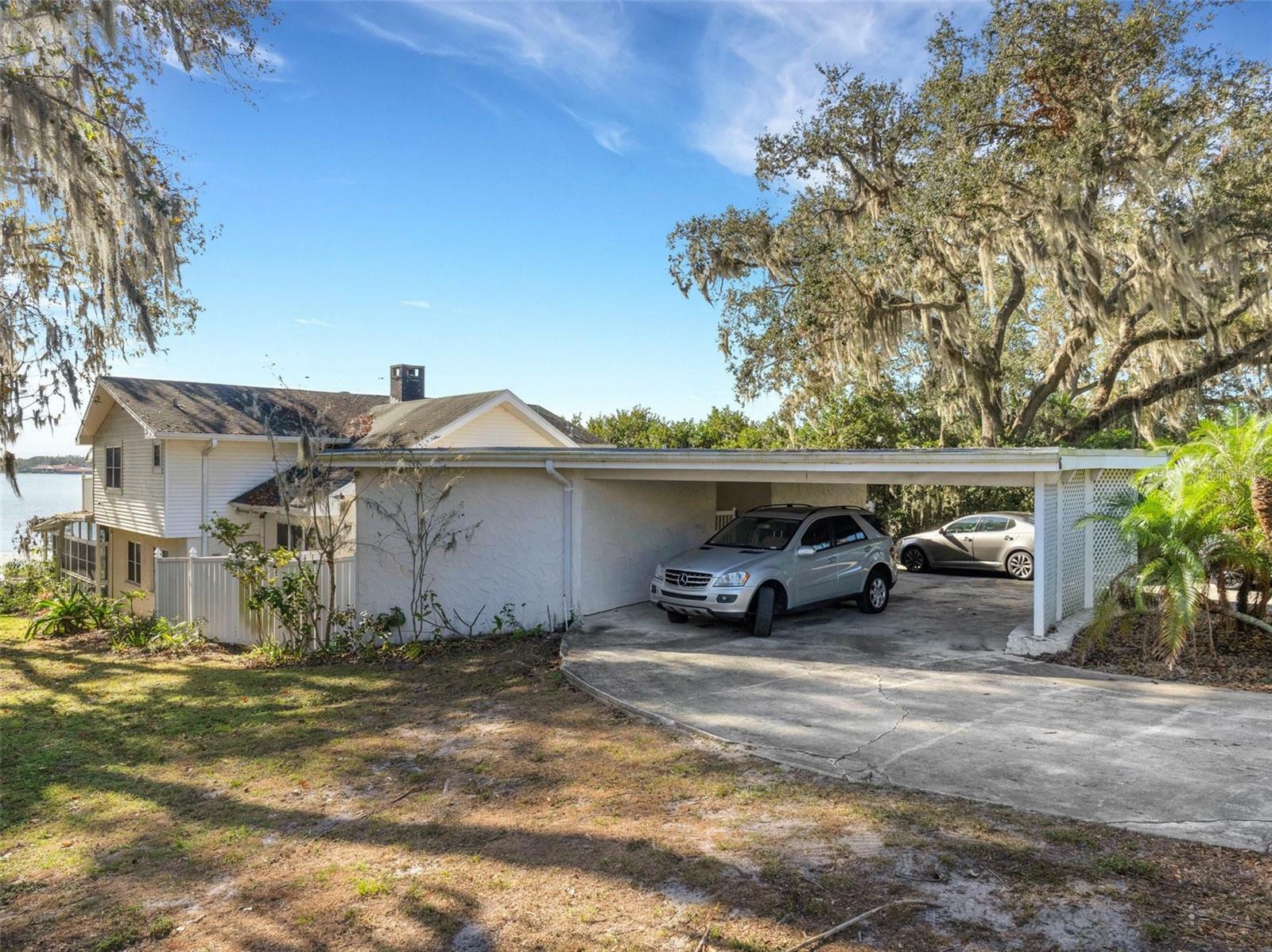 Property Photo:  16 Lake Hollingsworth Drive  FL 33803 