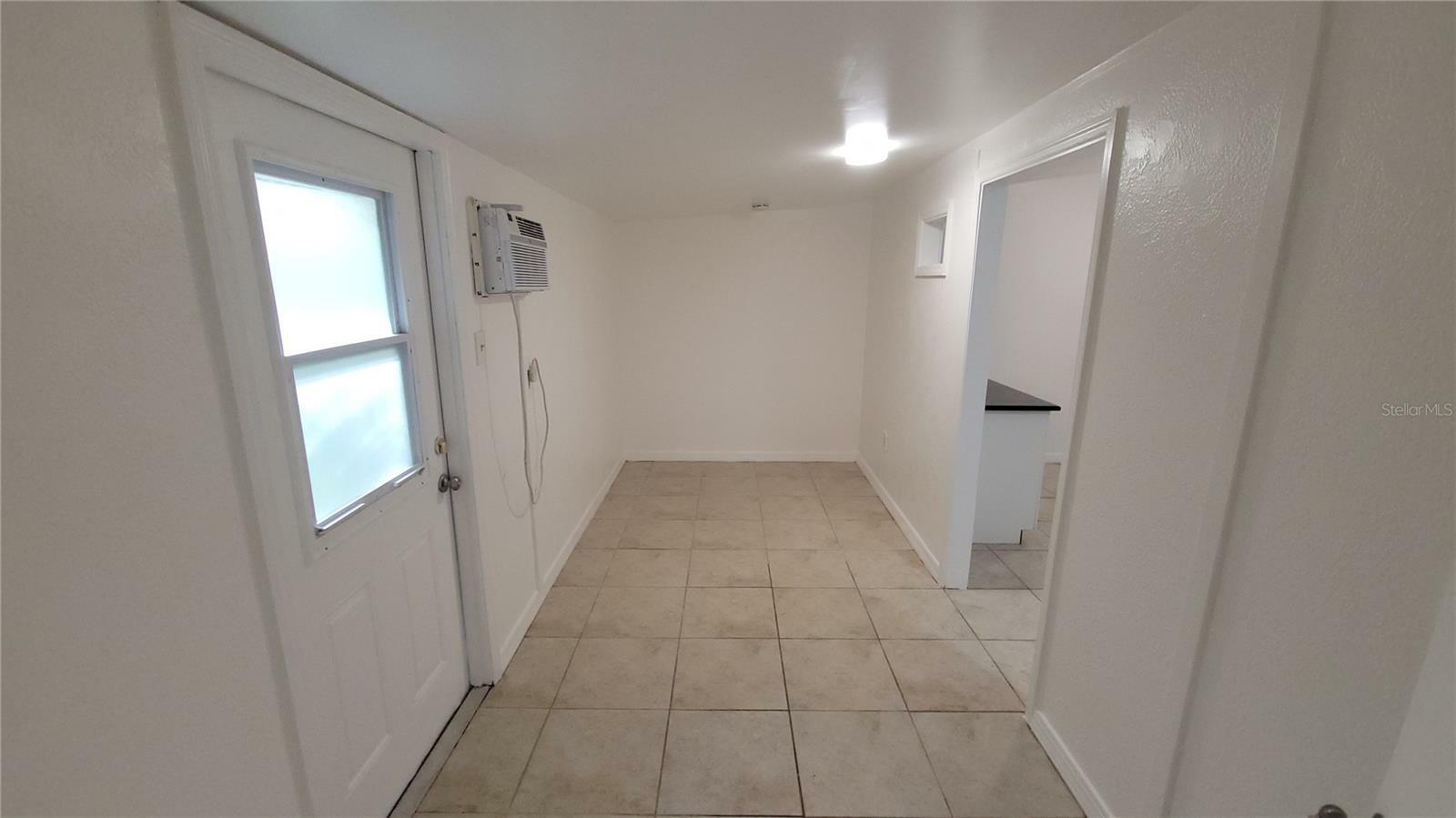 Property Photo:  3416 W Chestnut Street 2  FL 33607 