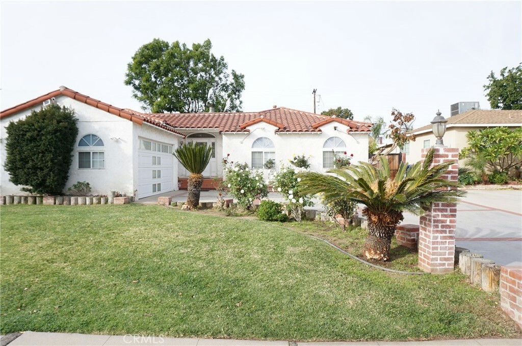 Property Photo:  10109 Noble Avenue  CA 91345 