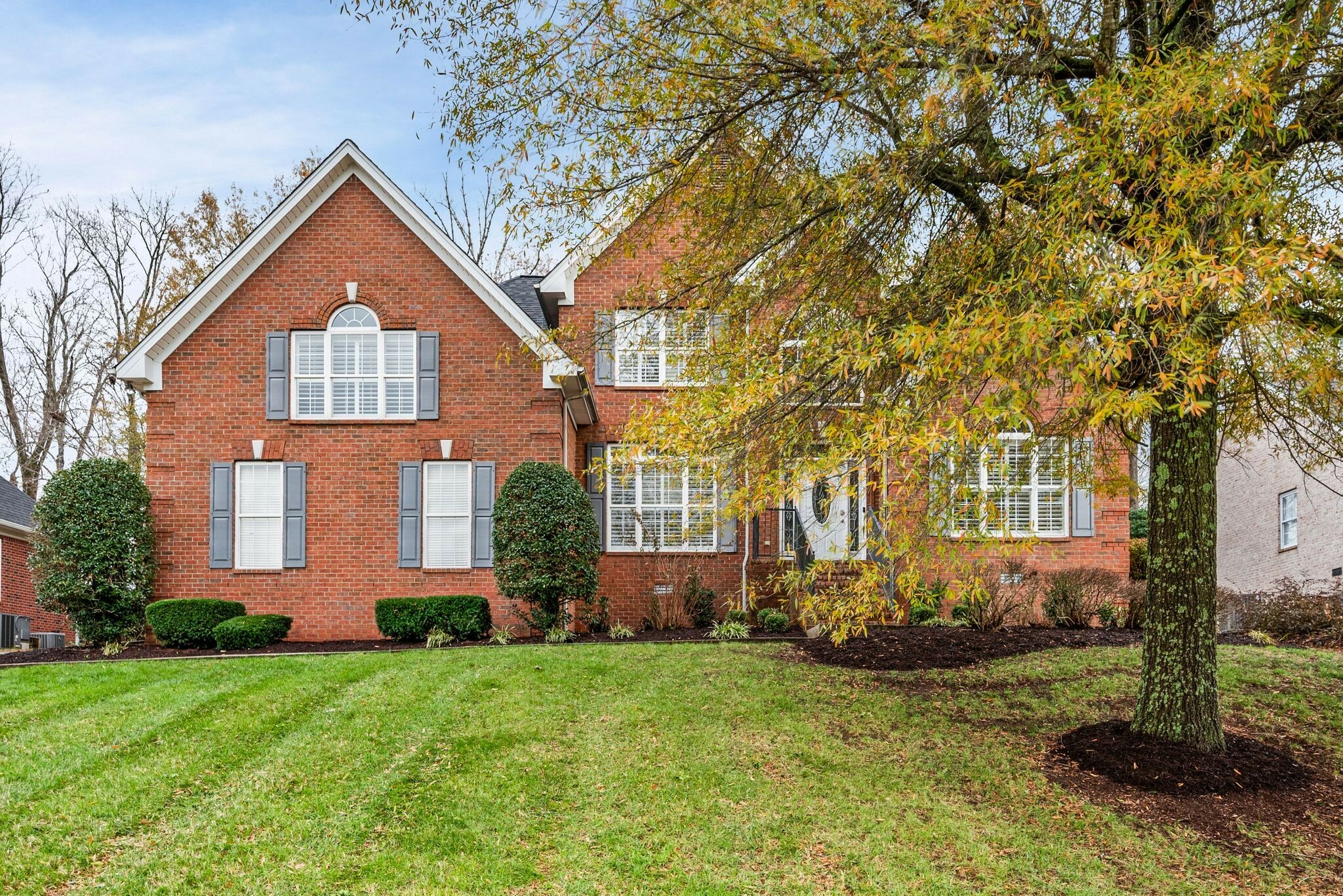 Property Photo: 121 N Maple Ridge Ln TN 37072