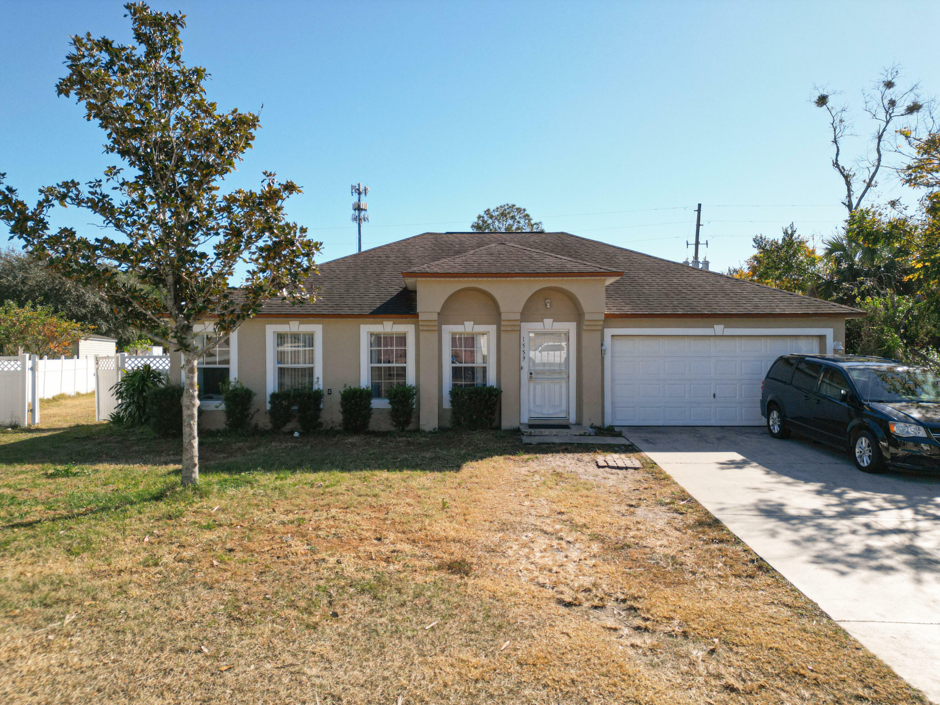 Property Photo:  1559 Ferendina Drive  FL 32725 