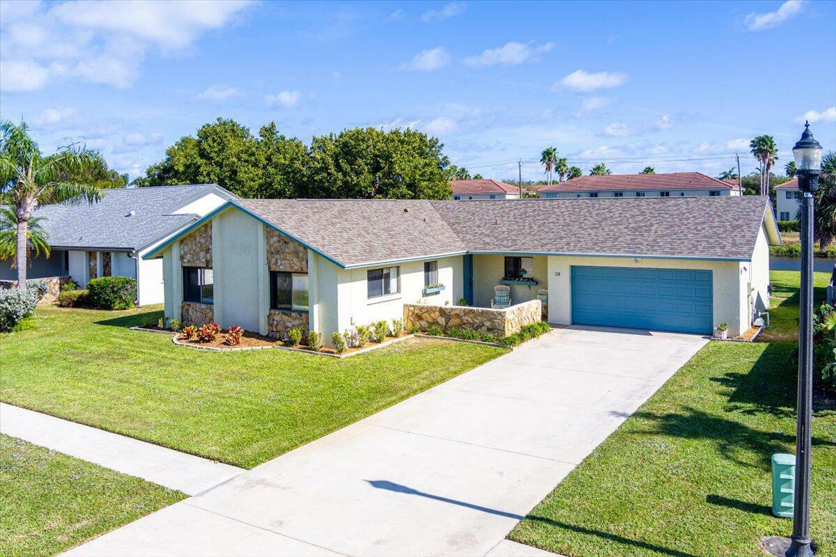 Property Photo: 38 Vista Del Rio FL 33426