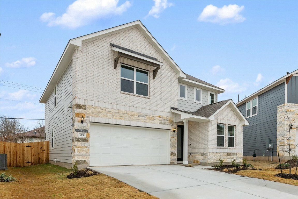Property Photo: 719 Palo Brea Loop TX 78634