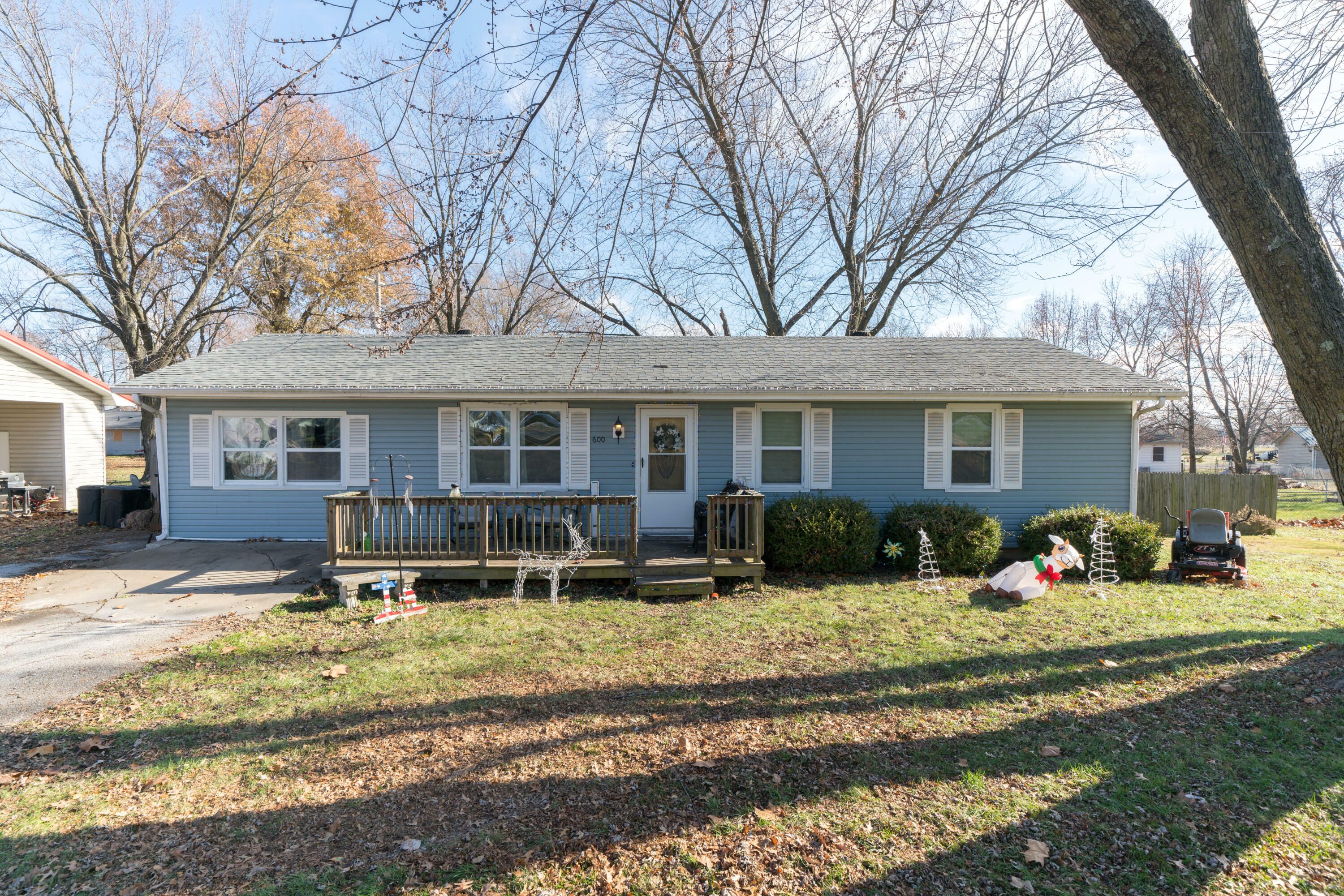 Property Photo:  600 S Elm St  MO 65231 