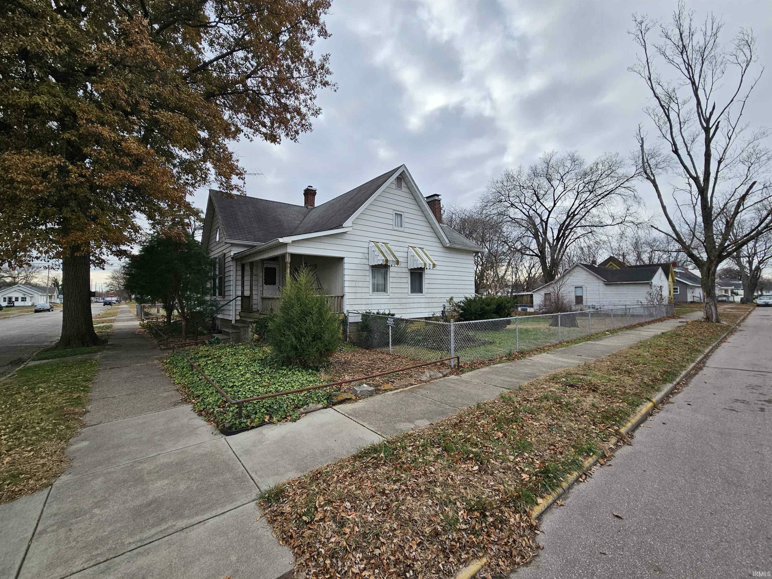 Property Photo:  827 N Upper 11th Street  IN 47591 