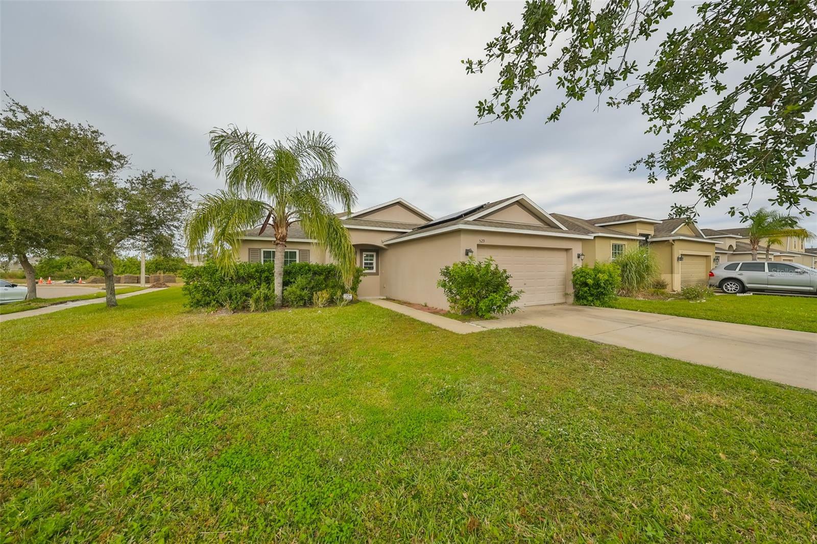 Property Photo:  529 Laguna Mill Drive  FL 33570 