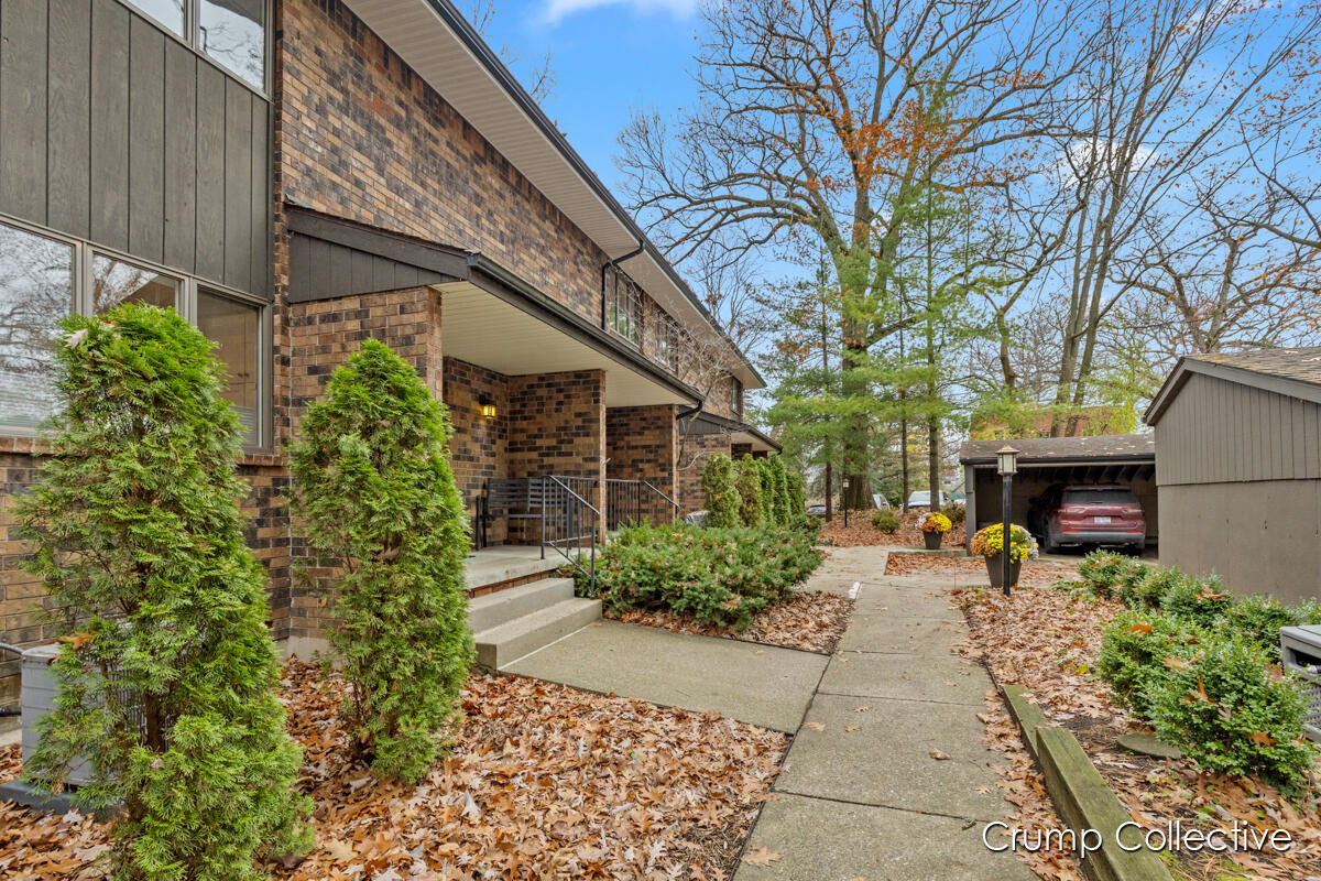 Property Photo: 537 Greenwood Avenue SE MI 49506