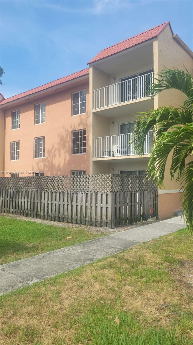 Property Photo:  4810 NW 79th Ave 101  FL 33166 