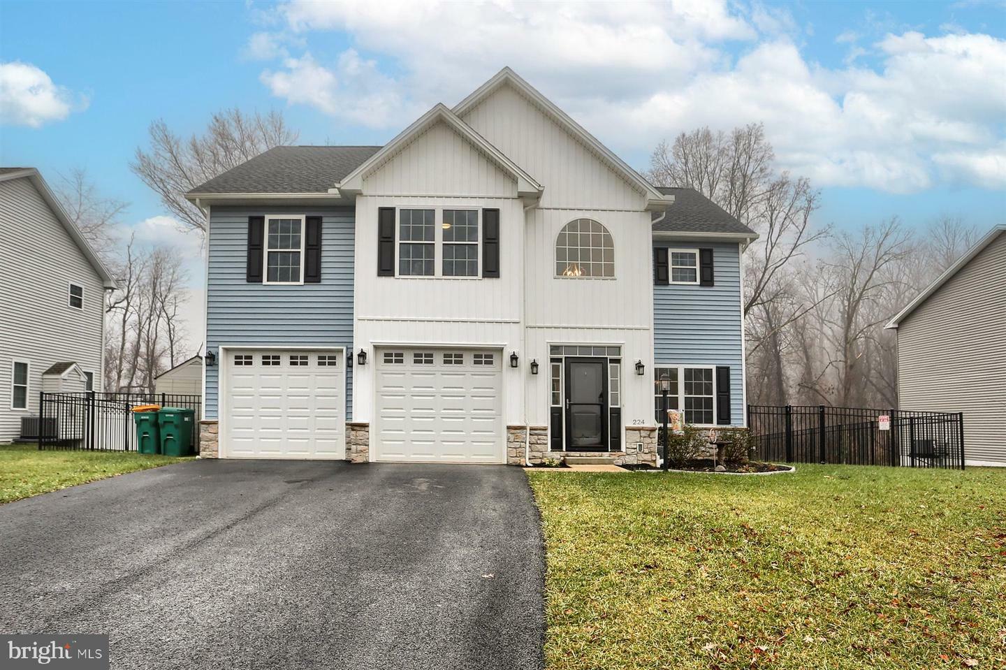 224 Parkway Drive  Mount Holly Springs PA 17065 photo