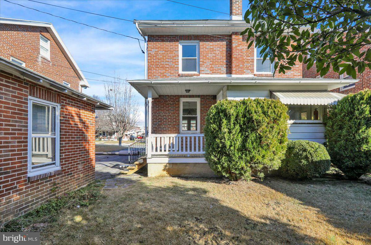 Property Photo:  102 Summit Avenue  PA 19607 