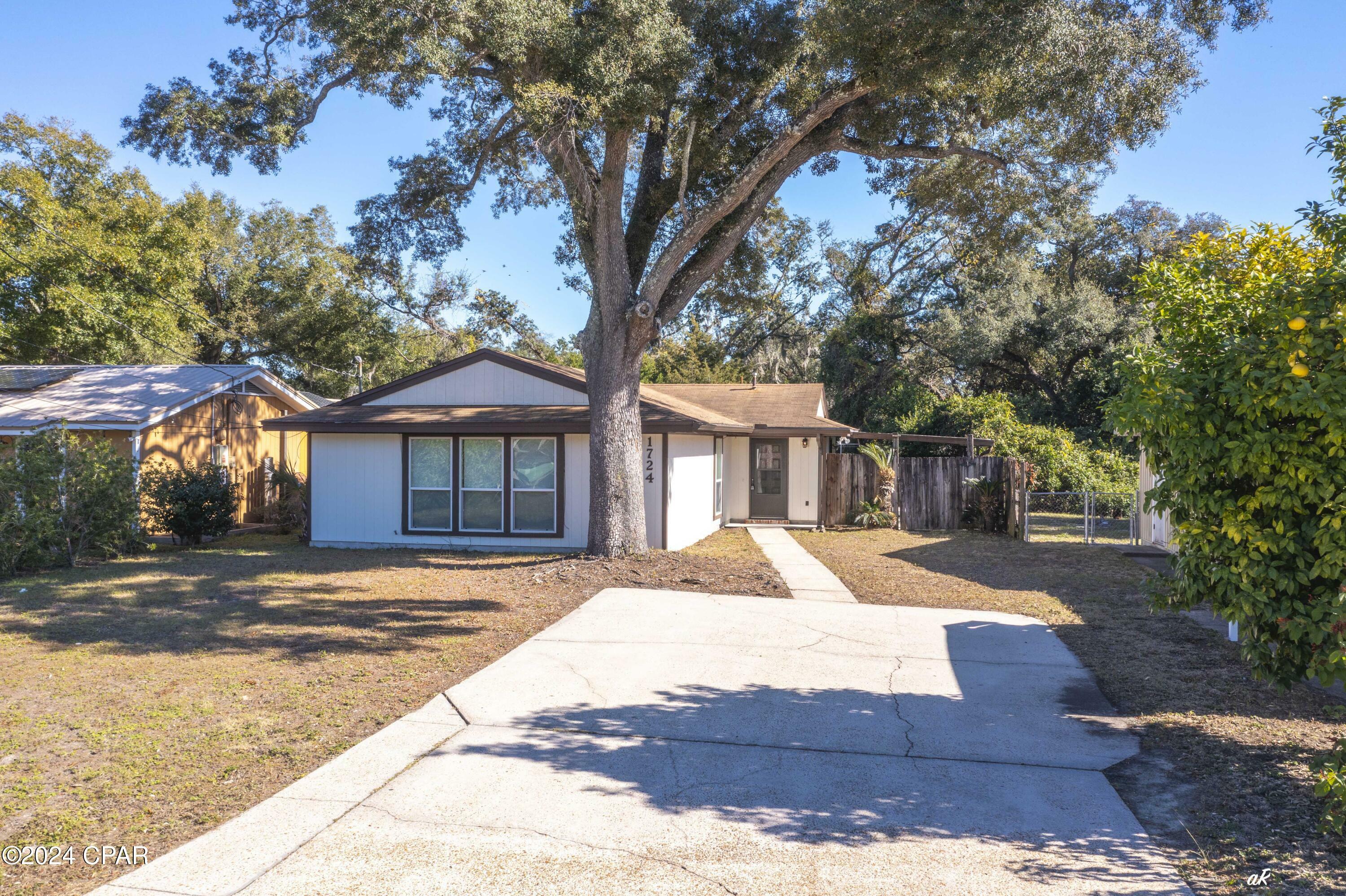 Property Photo:  1724 Palmetto Avenue  FL 32401 