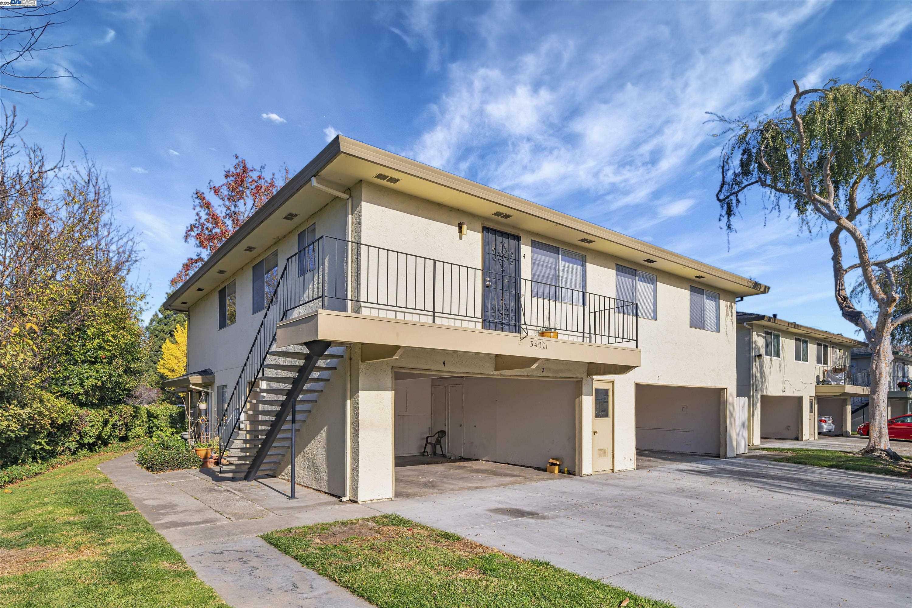 Property Photo:  34701 Alvarado Niles Rd 4  CA 94587 