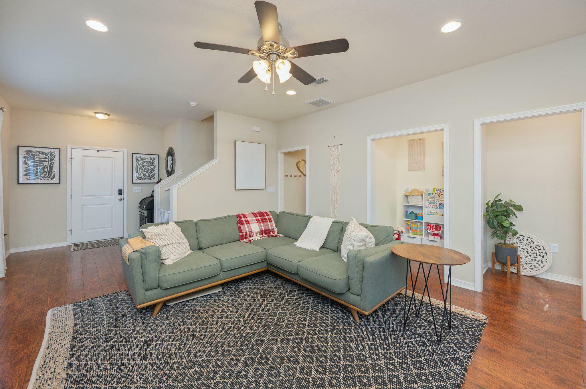 Property Photo: 1305 Finck Road FL 32578