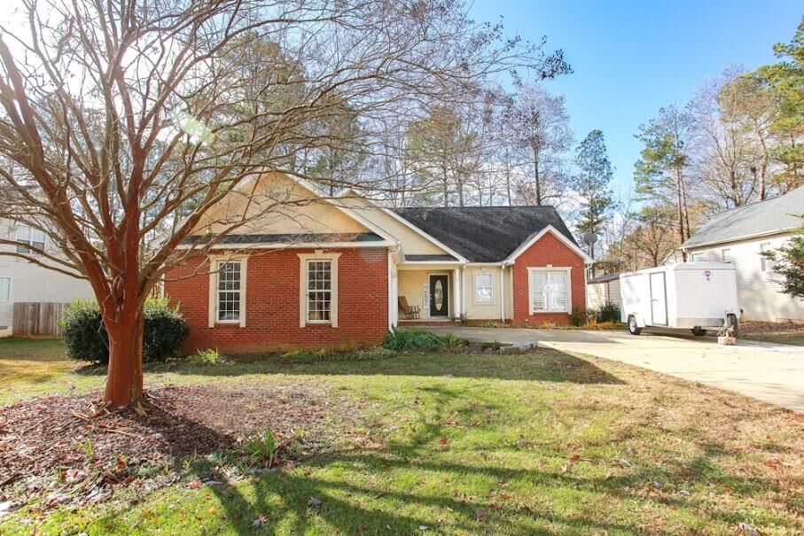 Property Photo: 705 Georgia Avenue S GA 30110
