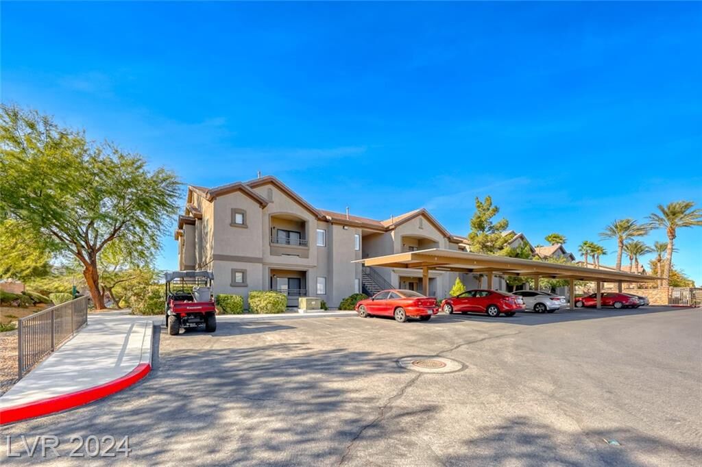 Property Photo: 8250 North Grand Canyon Drive 1008 NV 89166