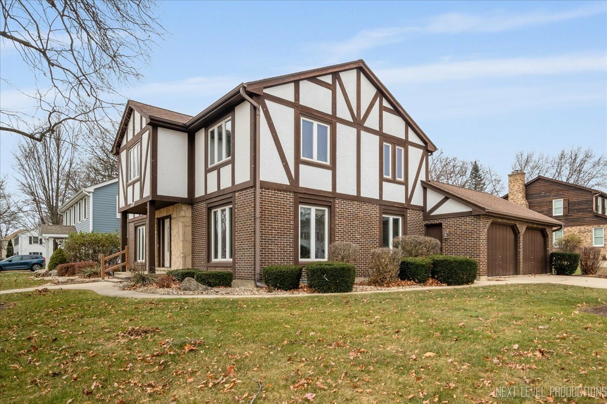 Property Photo: 320 W Morse Avenue IL 60103