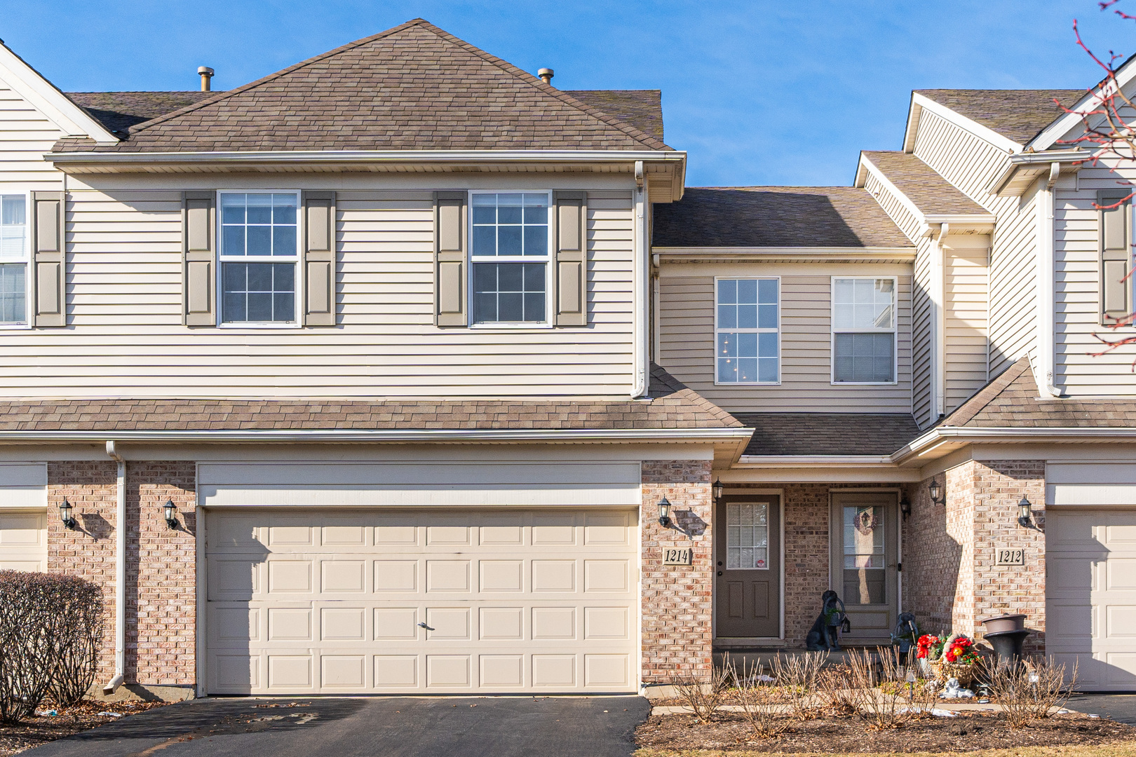 1214 Asbury Court  Elgin IL 60120 photo