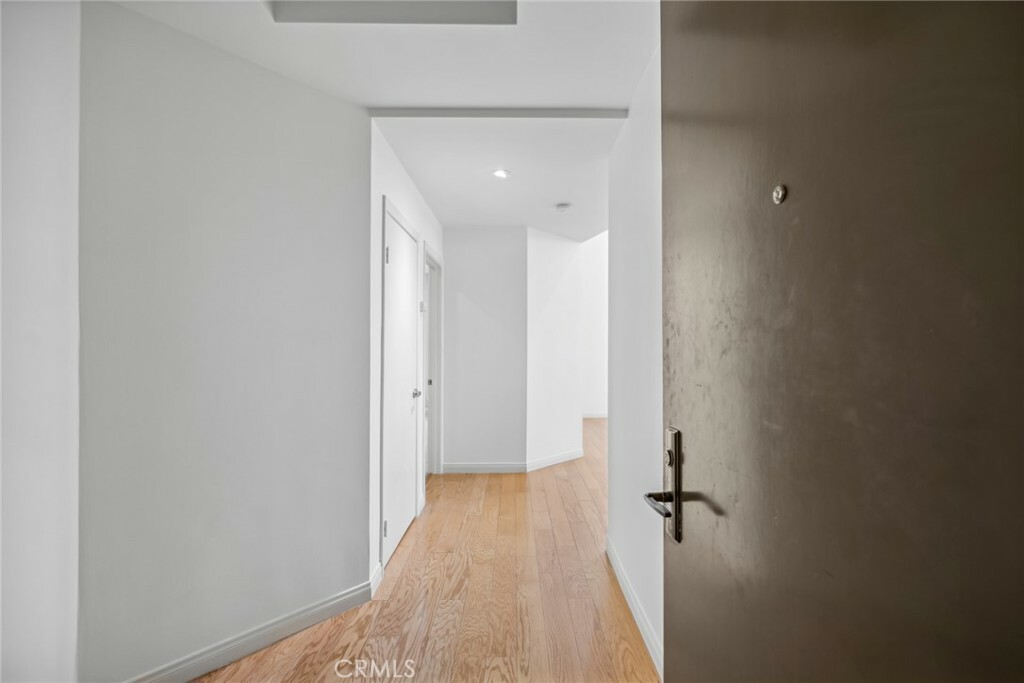 Property Photo: 1425 N Detroit 404 CA 90046