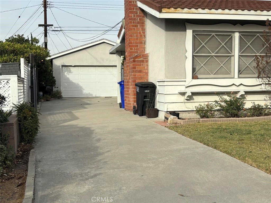 Property Photo: 15709 Lemon Drive CA 90604