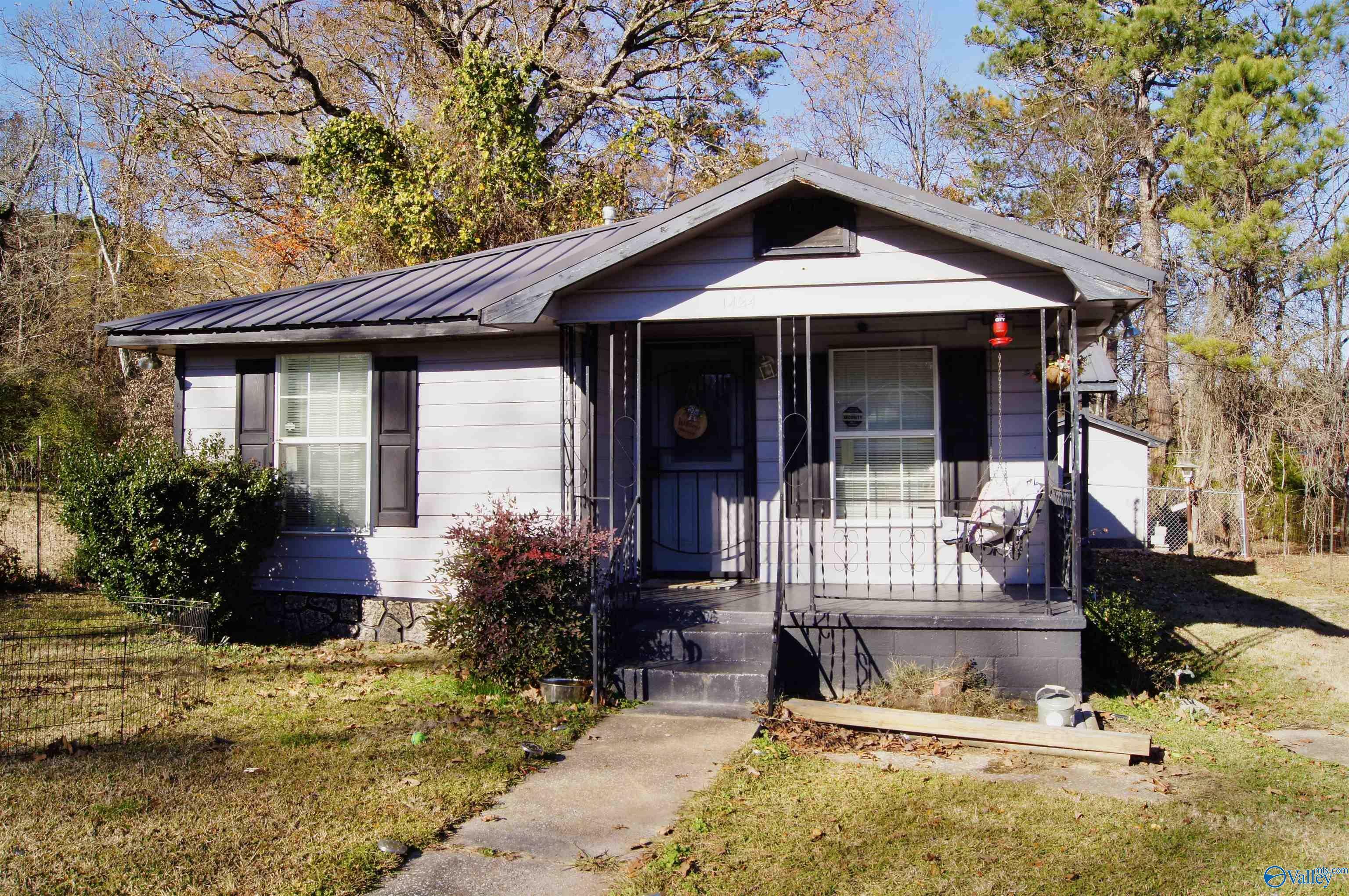 Property Photo:  1424 Meadowbrook Avenue  AL 35903 