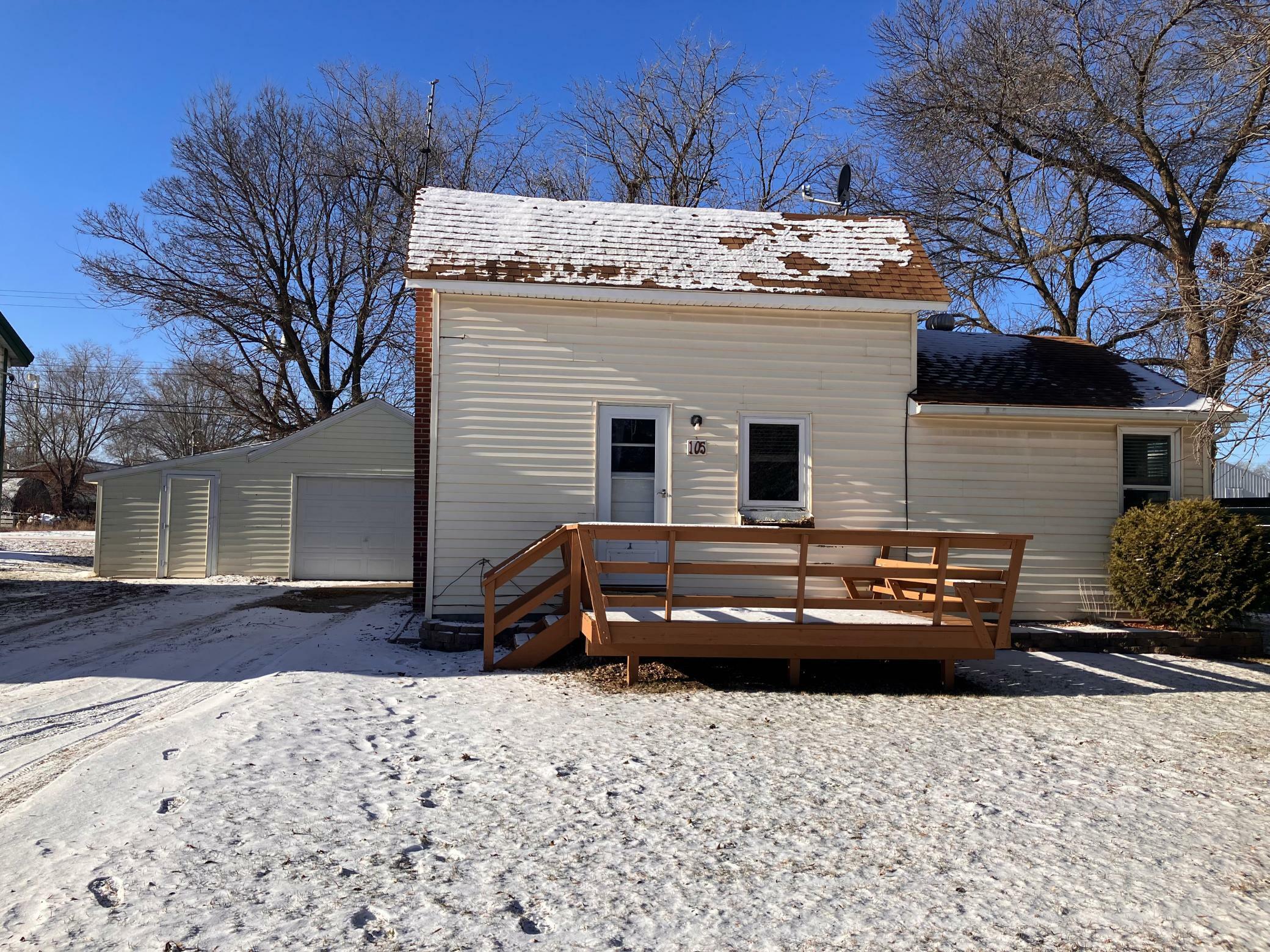 Property Photo:  105 Douglas Avenue  MN 56319 