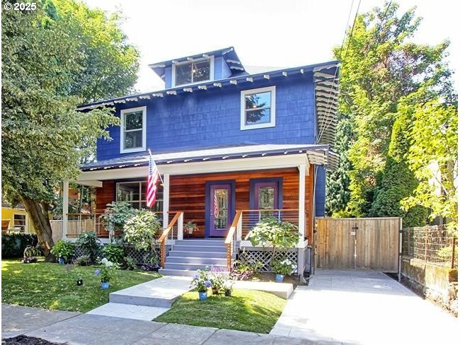 Property Photo: 215 NE 30th Ave OR 97232