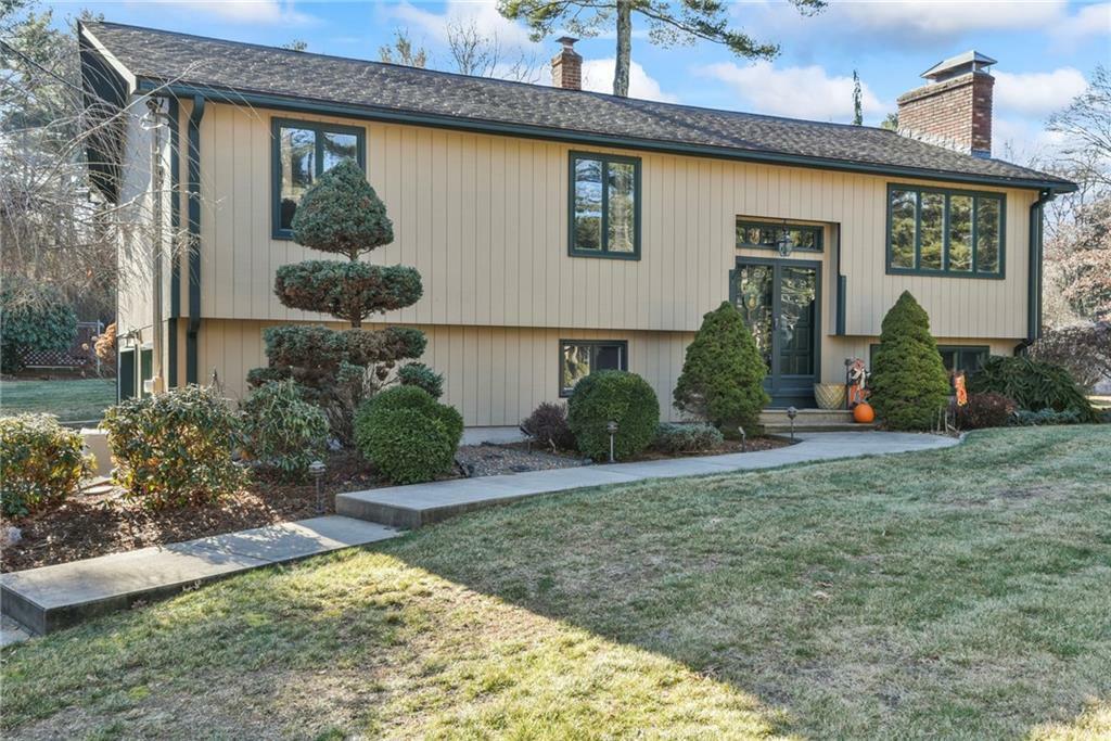 Property Photo:  3 Pond View Court  RI 02817 