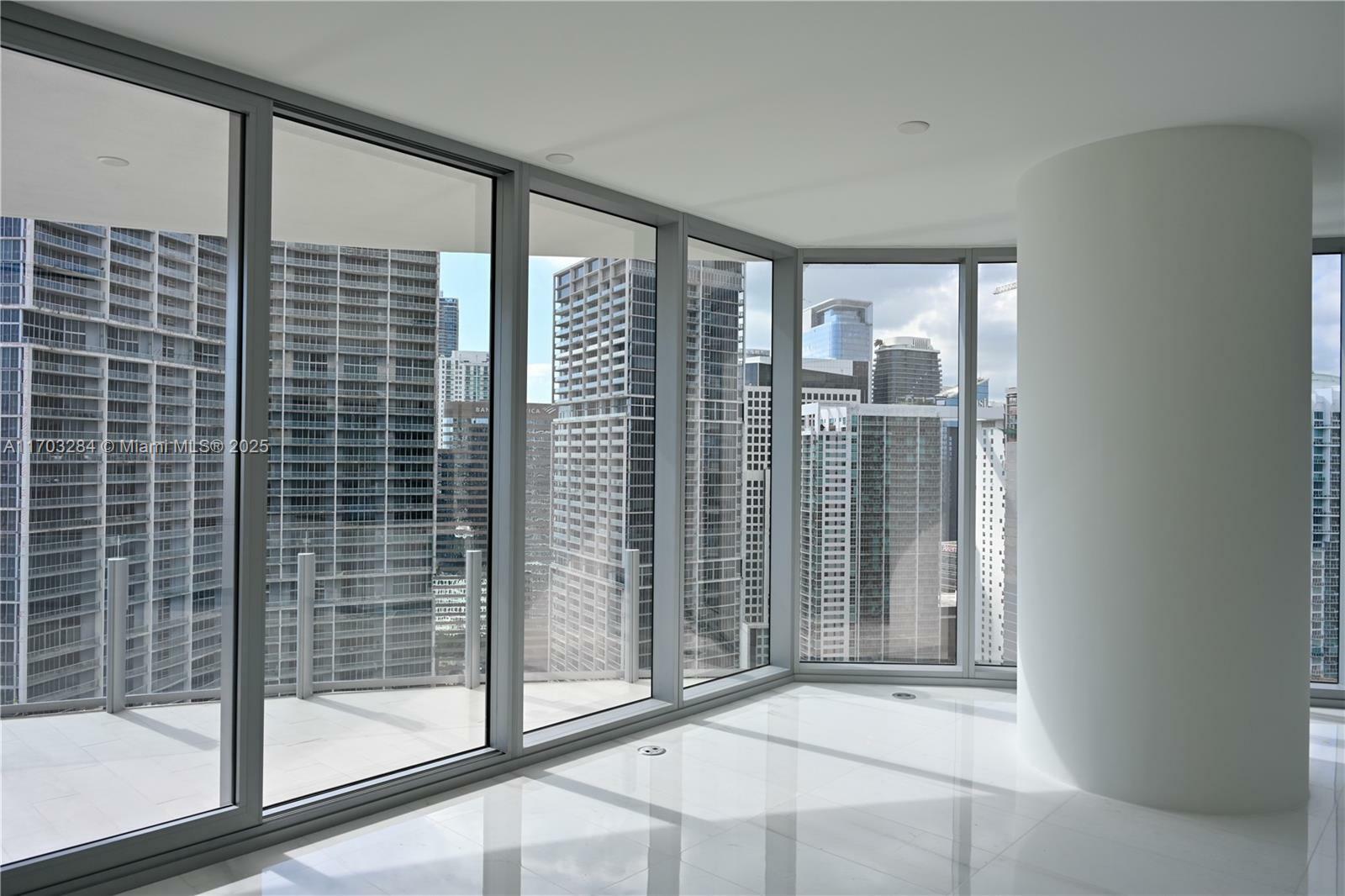 Property Photo:  300 Biscayne Blvd Way 3407  FL 33131 