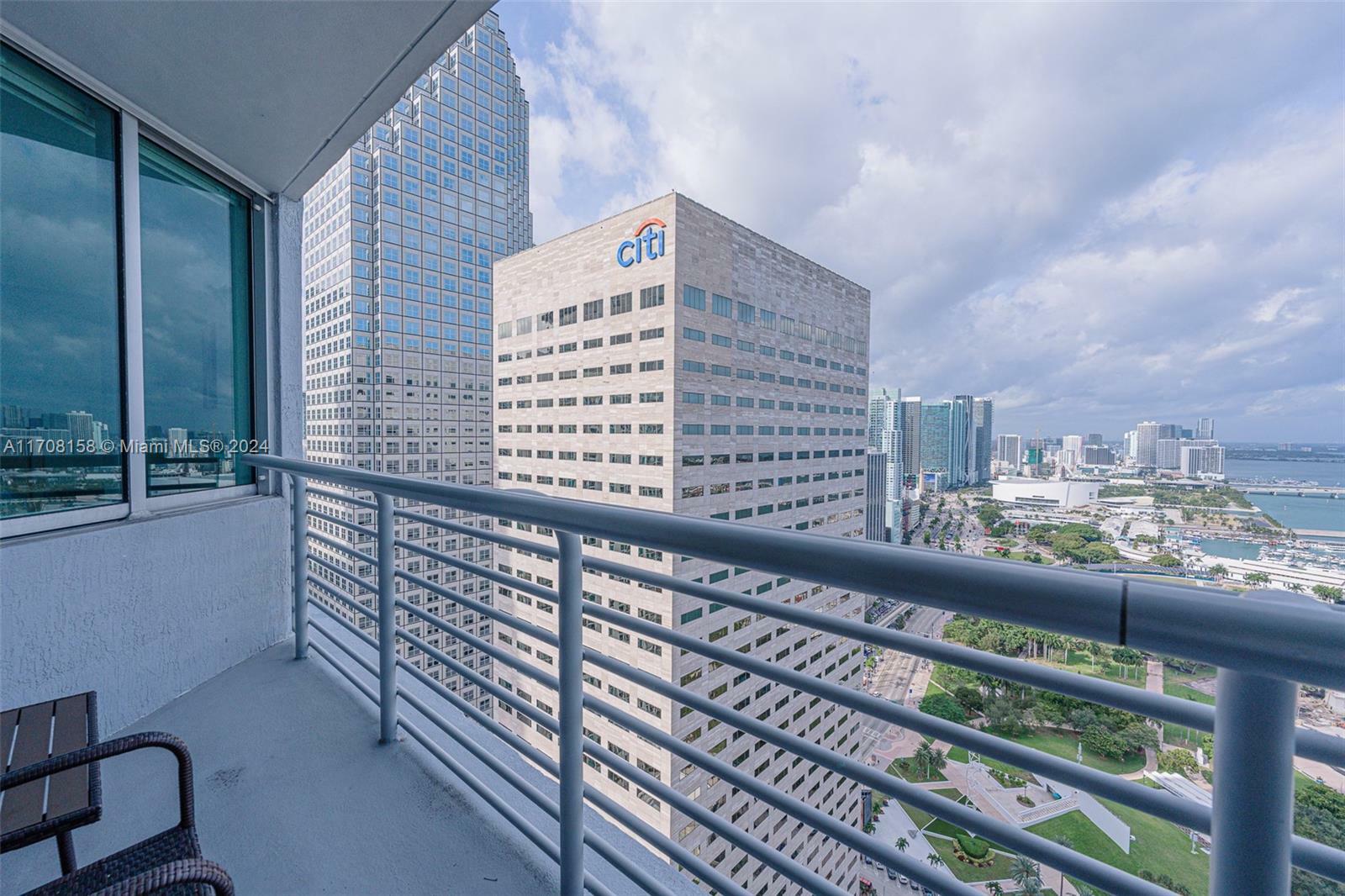 Property Photo:  325 S Biscayne Blvd 4222  FL 33131 