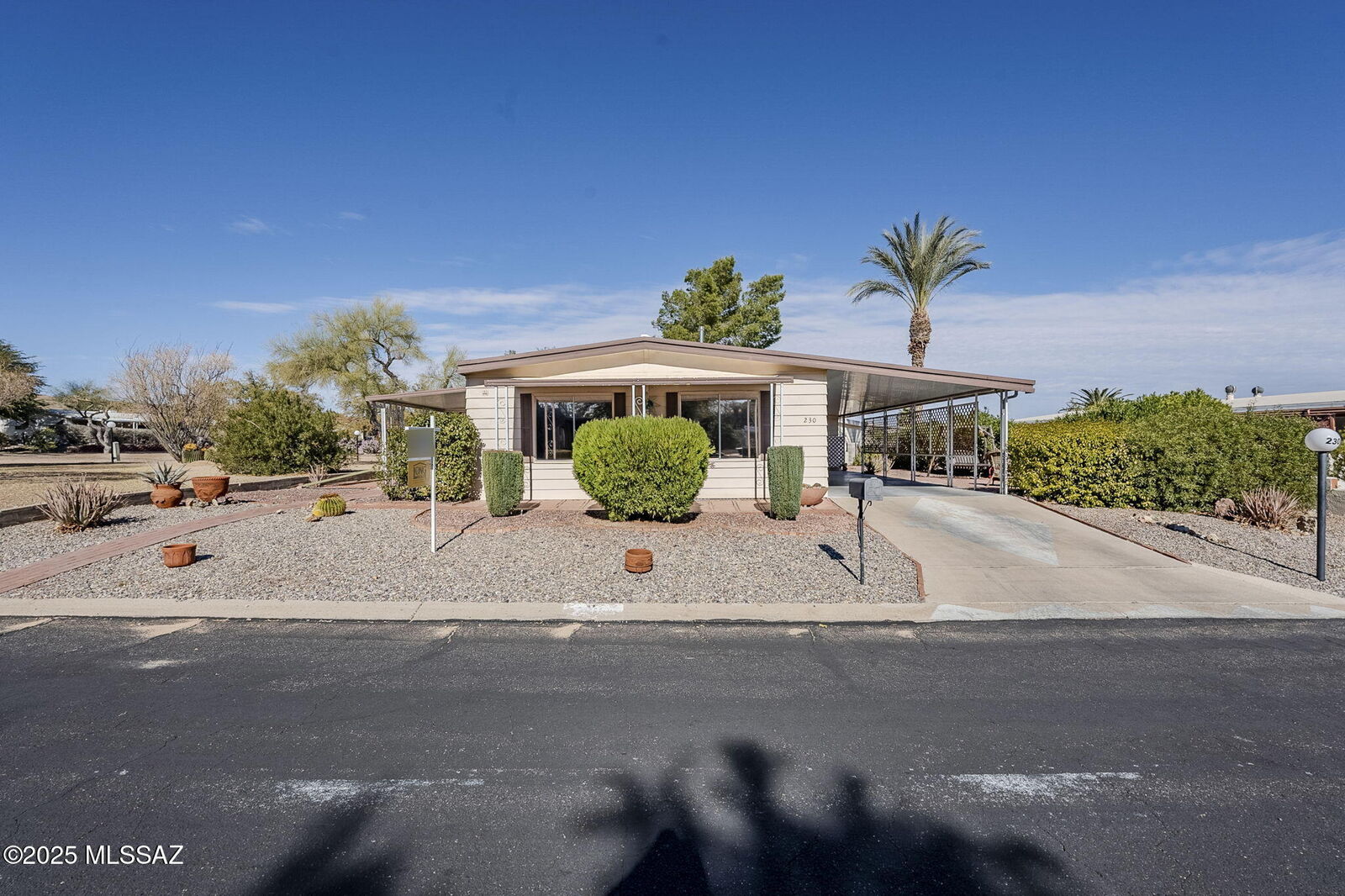 Property Photo:  230 W Mora Drive  AZ 85614 