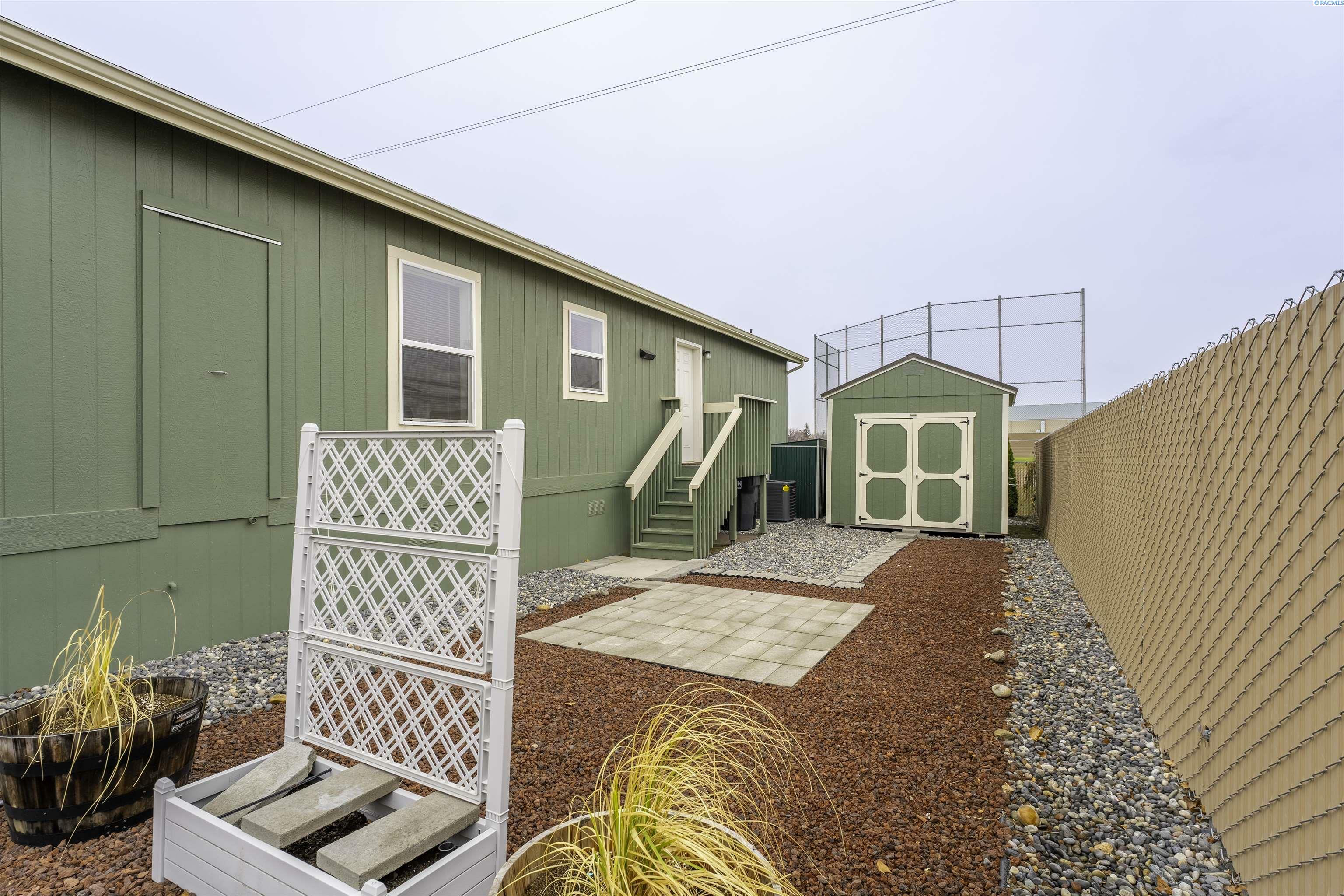 Property Photo:  3517 N Road 84 110C  WA 99301 