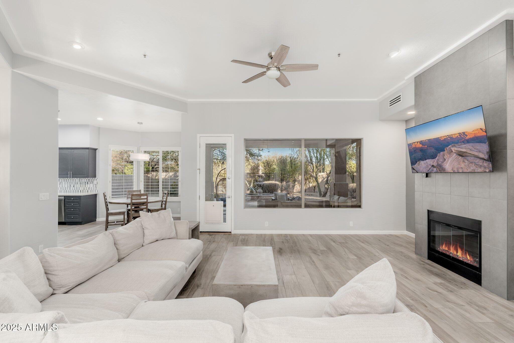 Property Photo: 32427 N 71st Way AZ 85266