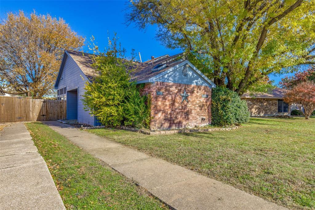 Property Photo:  3027 Allister Street  TX 75229 