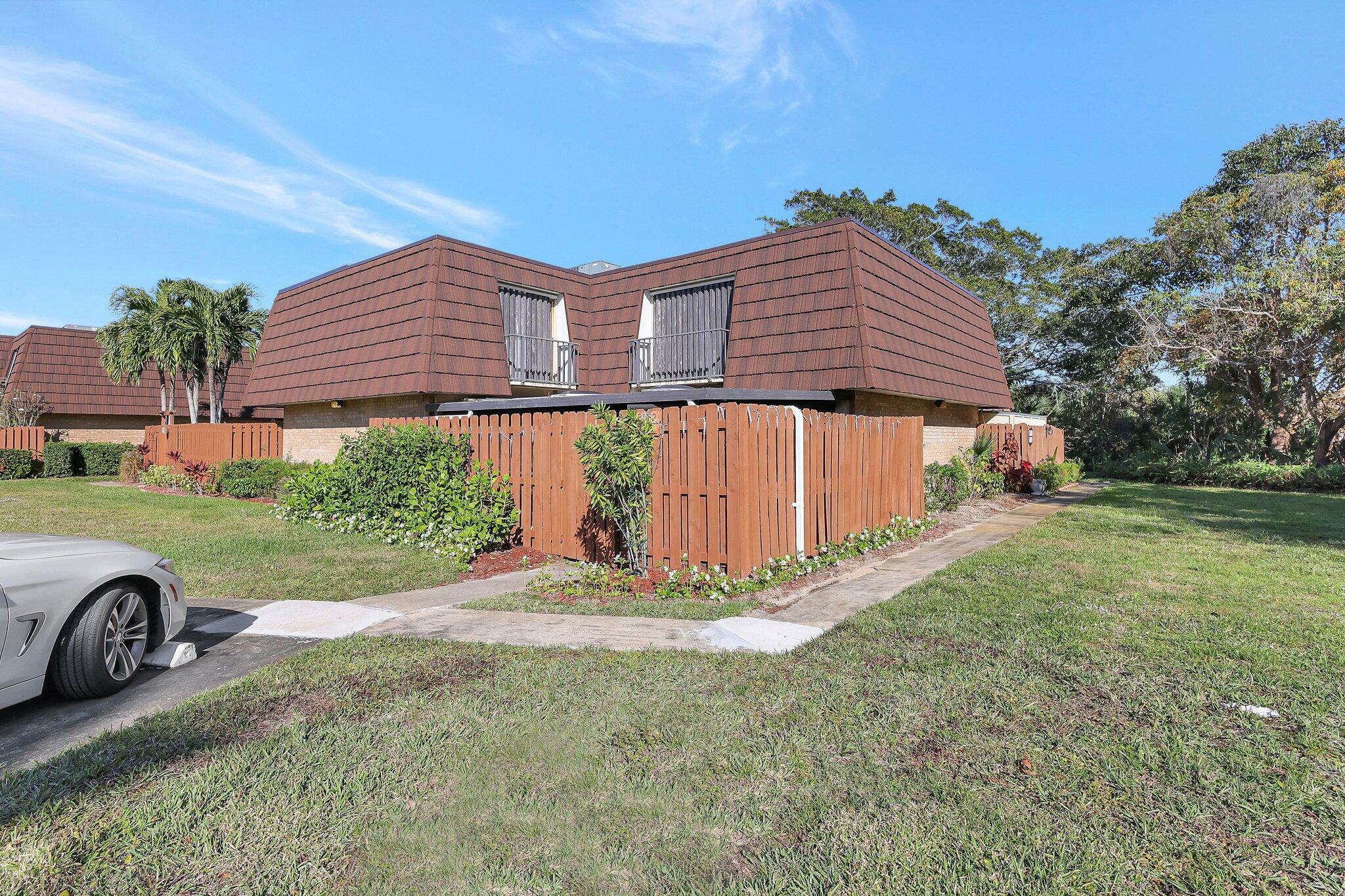 5852 SE Riverboat Drive  Stuart FL 34997 photo