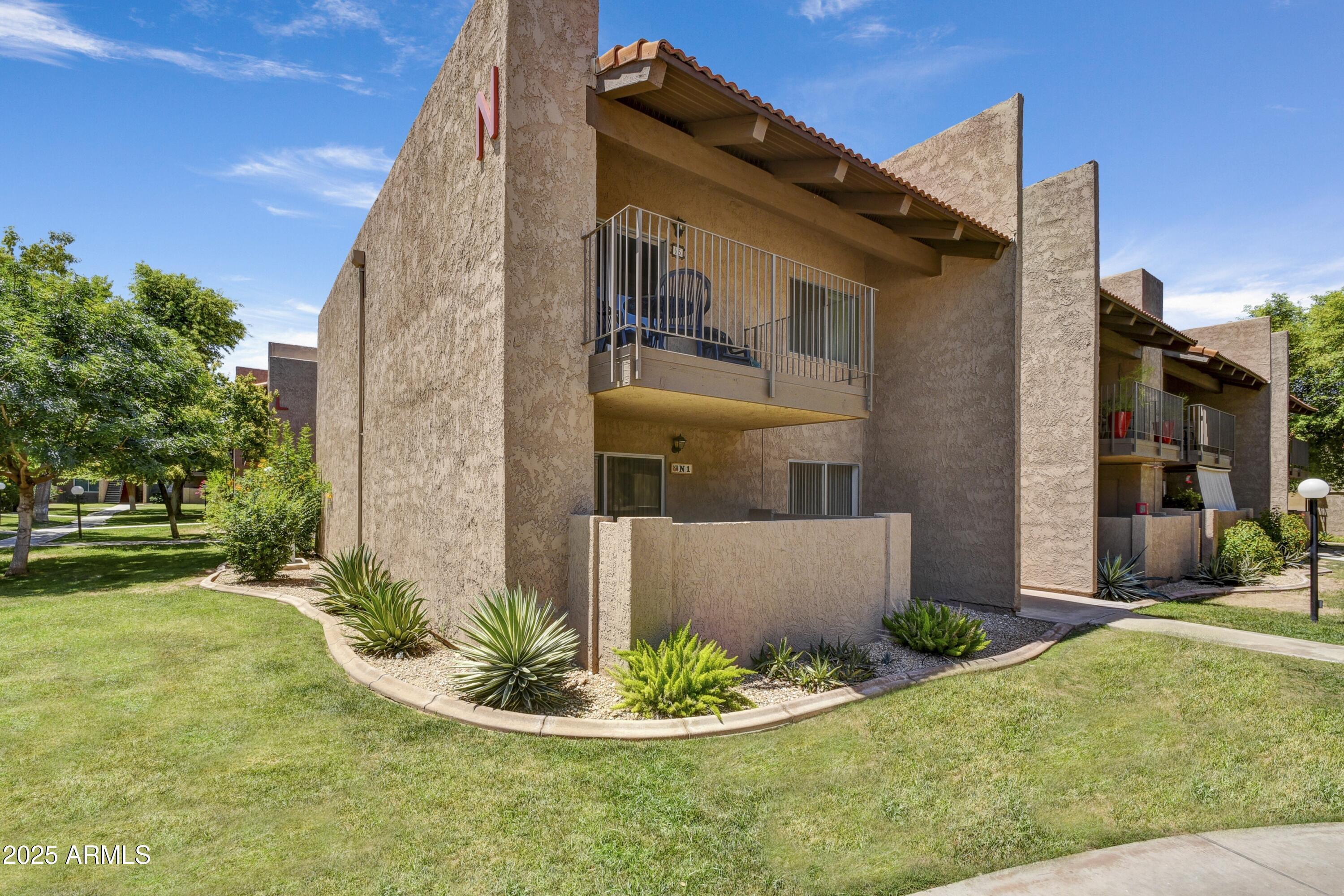 Property Photo: 5525 E Thomas Road N1 AZ 85018