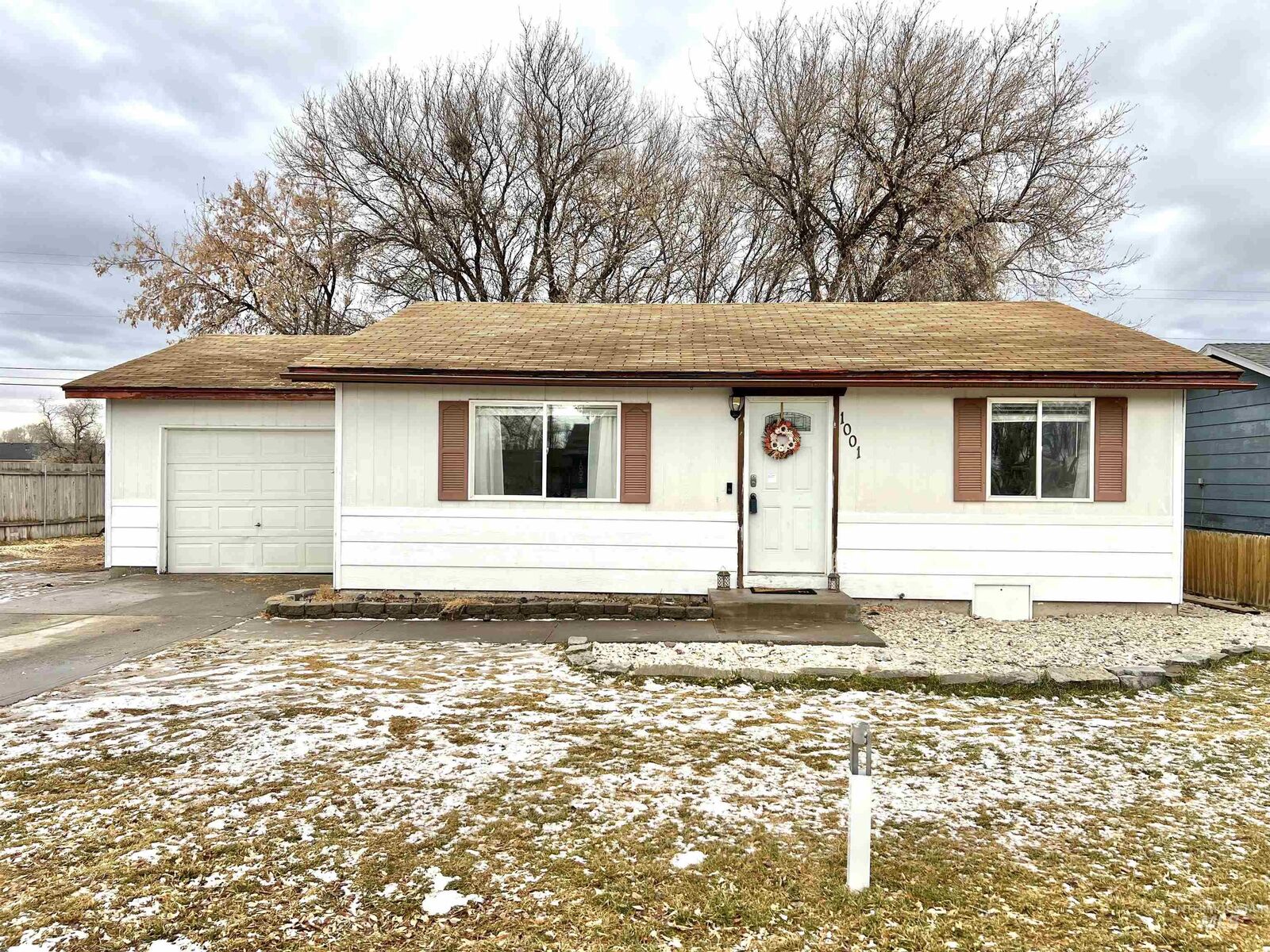 Property Photo:  1001 15th Dr.  ID 83350 