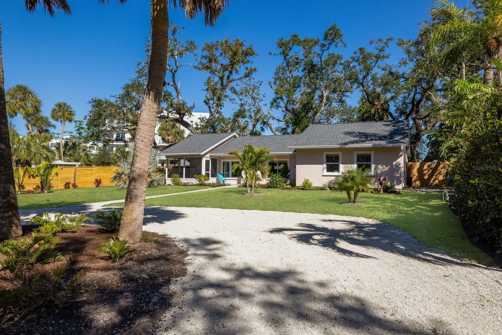 Property Photo: 1155 Tahiti Parkway FL 34236