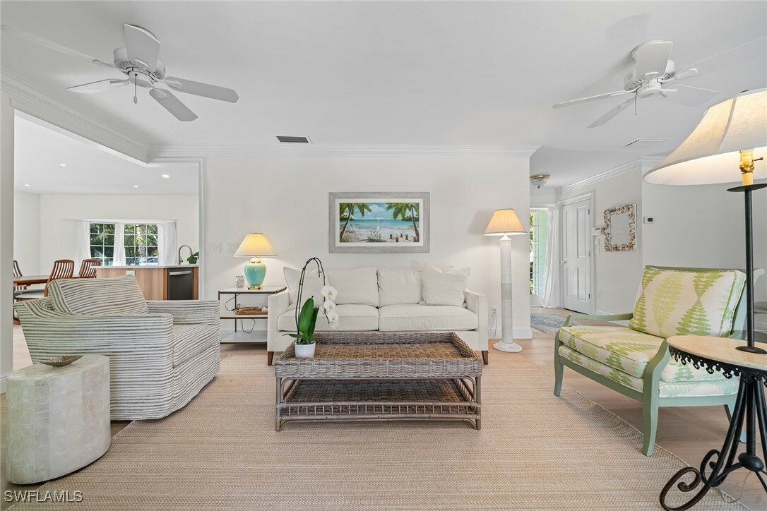 Property Photo: 2171 South Winds Drive FL 34102