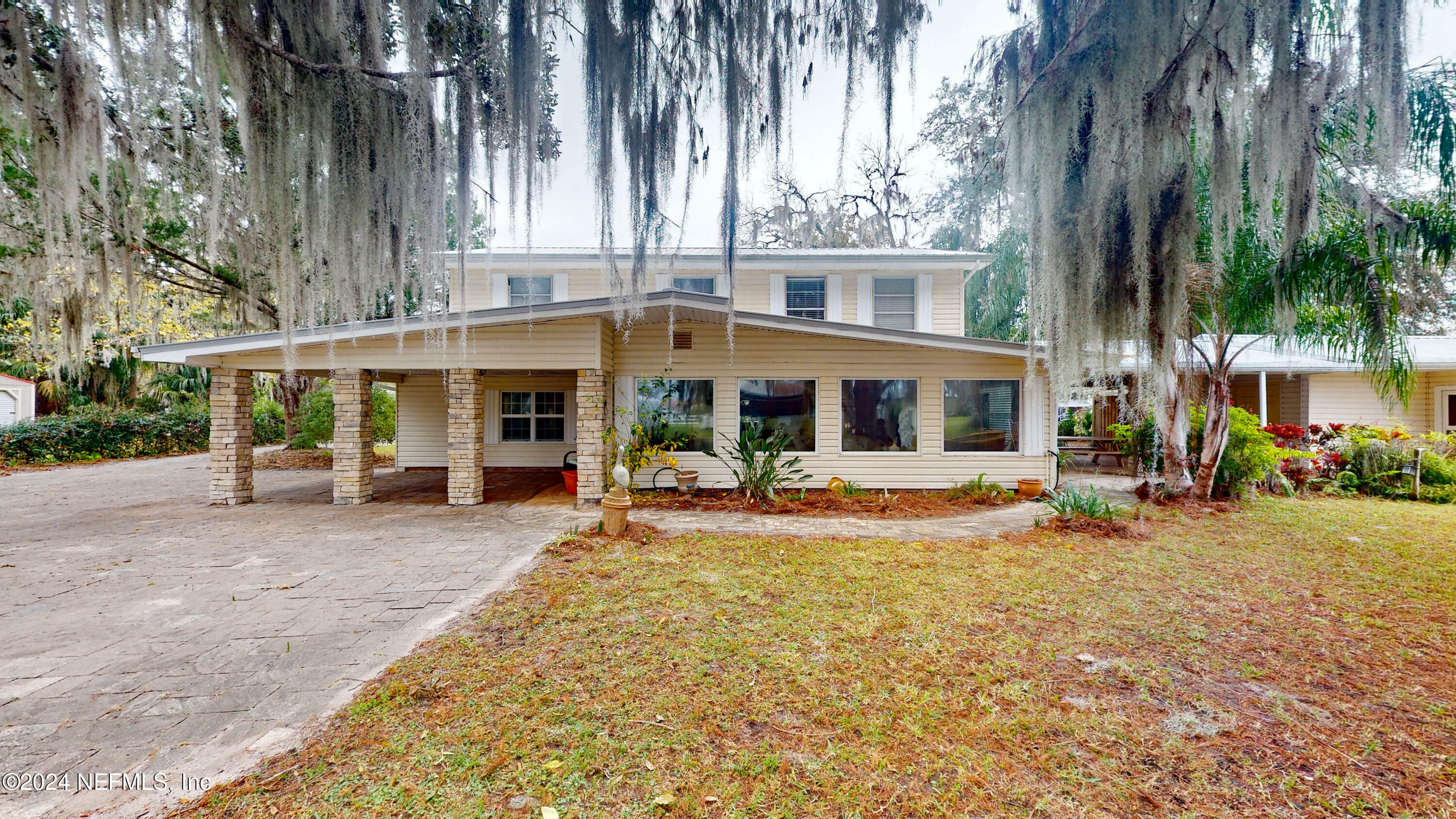 Property Photo: 117 Peggy Lane FL 32112